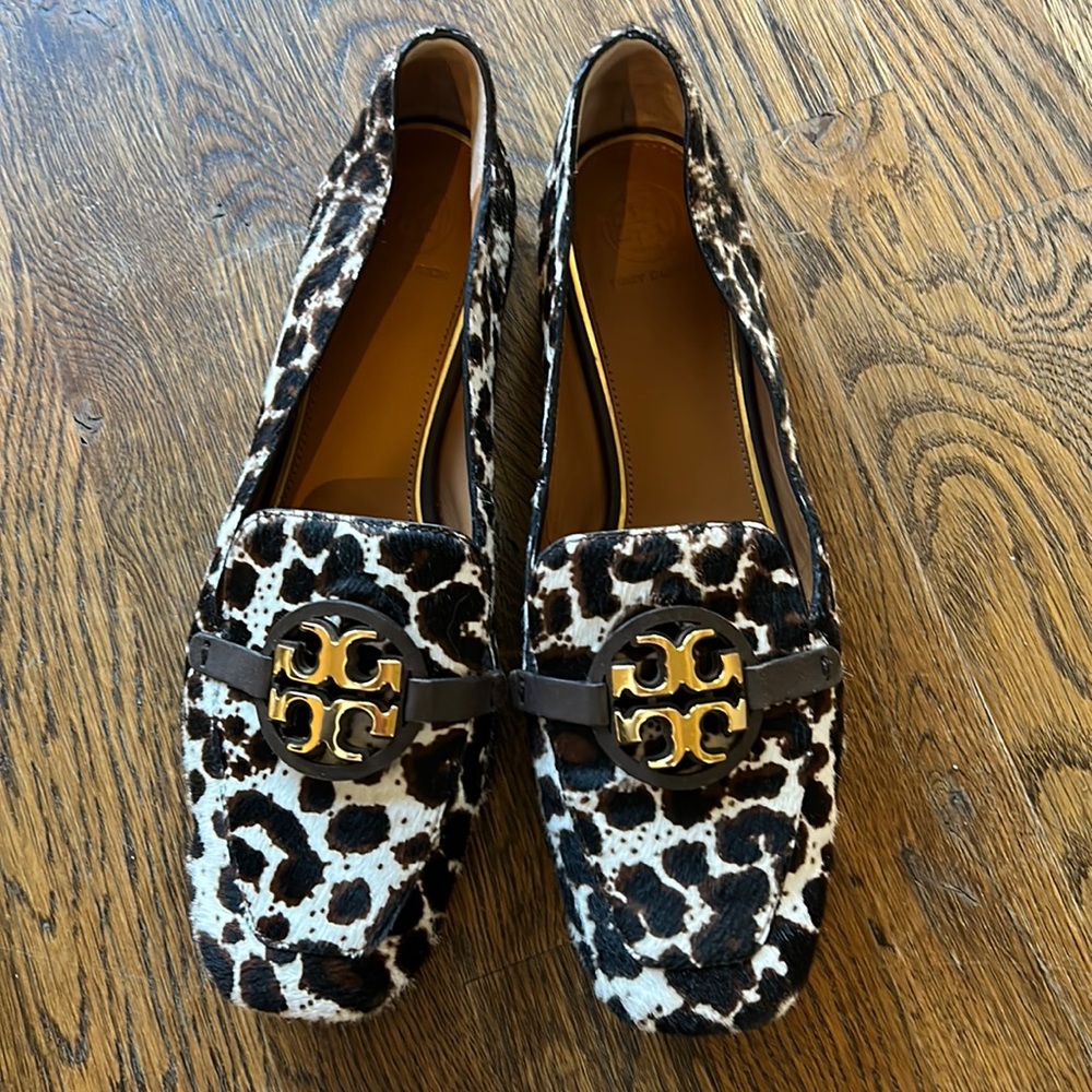 Tory Burch animal print loafers size 9.5